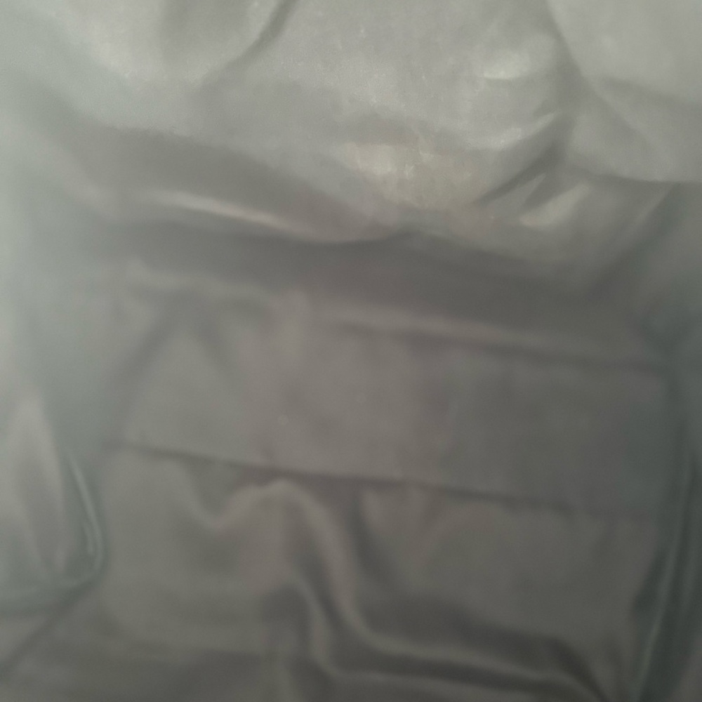 Alice and Olivia duffle bag in good condition - Picture 10 of 10